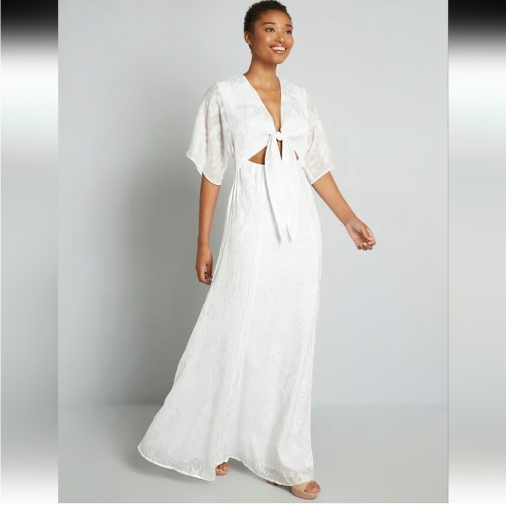 Hutch Size 2, Bridal shower/bride/event white dress NWT